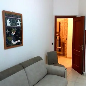rita-pinas-central-naples.hotels-amalfi.com/
